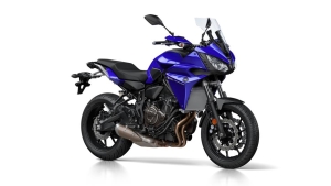 2016-Yamaha-MT07TR-EU-Yamaha-Blue-Studio-001